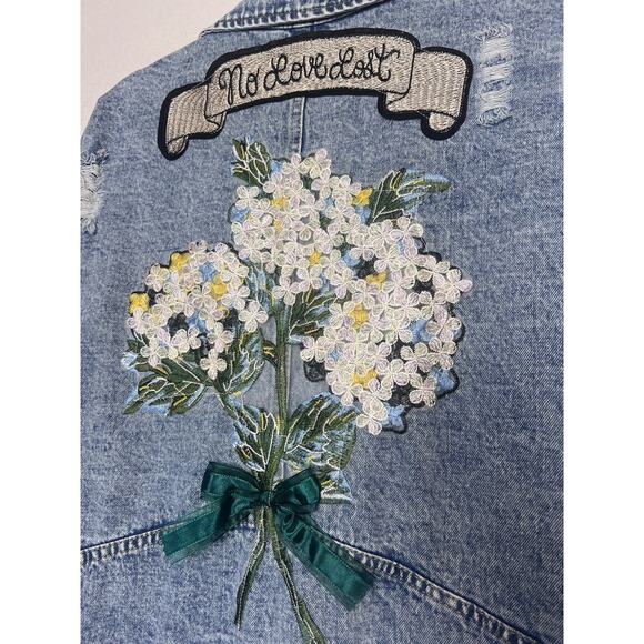 Denim Jean Jacket Women's Unbranded Size XL Patches Ribbon Details - Picture 9 of 10